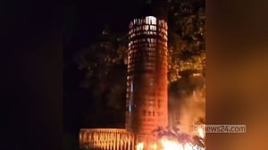 খাগড়াছড়িতে জুলাই স্মৃতিস্তম্ভে অগ্নিসংযোগ, সাবেক ছাত্রলীগ নেতা গ্রেপ্তার