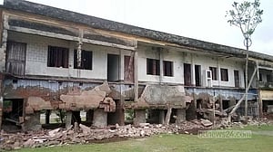 খুলনায় বিদ্যালয় ভবন ধসে পাঠদানে অনিশ্চয়তা