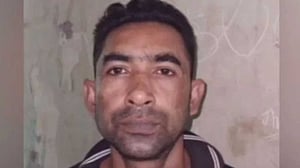 খুলনায় ৩ মামলার আসামিকে গুলি করে ও কুপিয়ে হত্যা