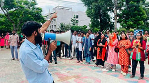 খুলনা বিশ্ববিদ্যালয়ের ছাত্রী হলের ওয়াশরুমে ভিডিও ধারণ, উত্তাল ক্যাম্পাস