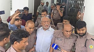 আমাকে ফাঁসি দিয়ে দেন: ট্রাইব্যুনালে লতিফ সিদ্দিকীর ক্ষোভ