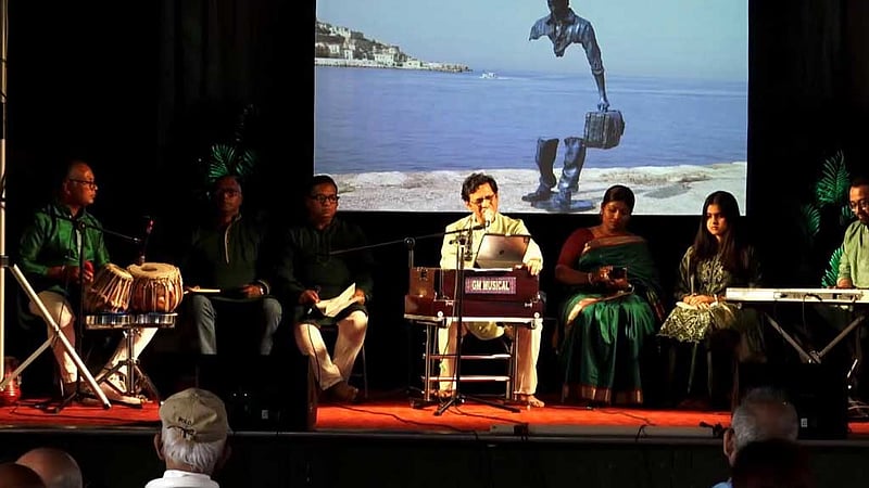 ‘দেশান্তর’: অভিবাসীর সংগ্রাম তুলে ধরল আনন্দধারা আর্টস