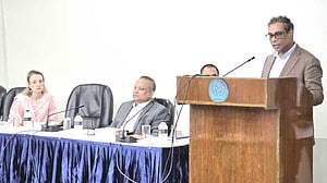 স্বাস্থ্য অ্যাপ চালুর বিষয়ে জোর স্বাস্থ্য প্রতিমন্ত্রীর