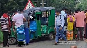 মানিকগঞ্জে ট্রাক-অটেরিকশা সংঘর্ষে নিহত ১