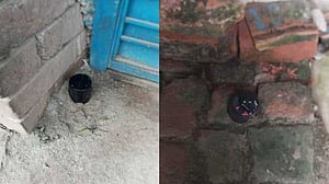 মেহেরপুরে দুই বাড়ির সামনে থেকে বোমা সদৃশ বস্তু উদ্ধার