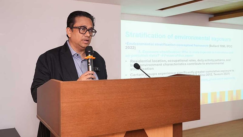 ‘জলবায়ু পরিবর্তন সামগ্রিক অর্থনীতিতে নেতিবাচক প্রভাব ফেলছে’