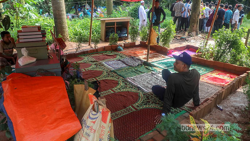 সোহরাওয়ার্দী উদ্যানে ‘অবৈধভাবে বানানো’ সেই নামাজের জায়গাও উচ্ছেদ করবে মন্ত্রণালয়