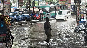 মৌচাক-মালিবাগে বৃষ্টি যেন ‘অভিশাপ’