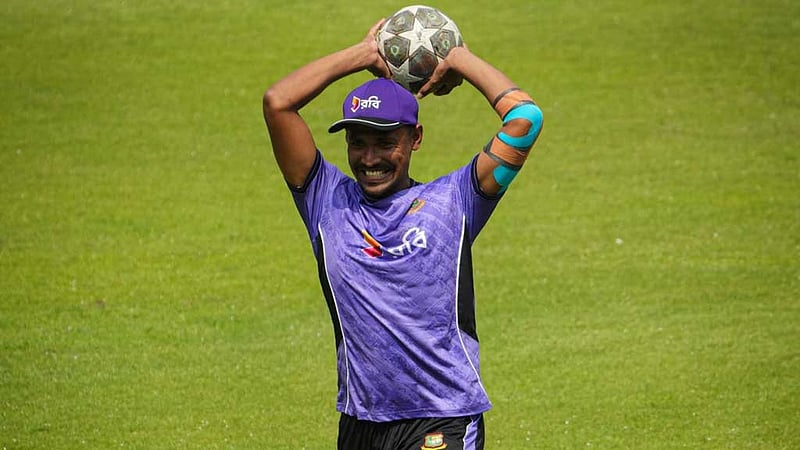 ফিটনেস পরীক্ষার ওপর নির্ভর করছে মুস্তাফিজের হান্ড্রেড অভিযান