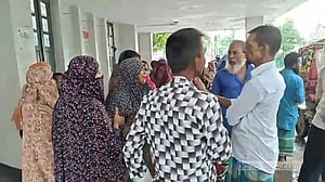 ময়মনসিংহে বিদ্যুৎস্পৃষ্ট হয়ে ভবনের ছাদ থেকে পড়ে ২ শ্রমিকের মৃত্যু