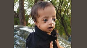 নড়াইলে শ্বাসনালিতে দুধ আটকে মায়ের কোলে প্রাণ গেল শিশুর
