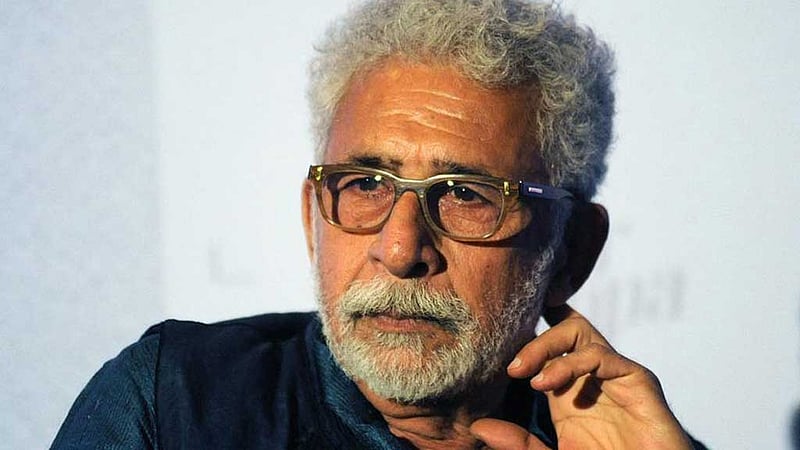 ‘ককরোচদের’ লাঠিচার্জ: পুলিশকে ‘গুন্ডা’  আর দেশ পরিচালনাকারীকে ‘অশিক্ষিত’ বললেন নাসিরুদ্দিন শাহ