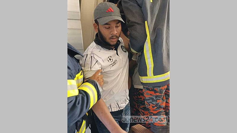 নেত্রকোণায় লিফটে আটকে পড়া সাত শিক্ষার্থীকে উদ্ধার