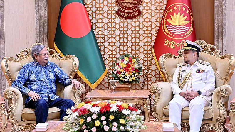 রাষ্ট্রপতির সঙ্গে বিদায়ী নৌপ্রধানের সাক্ষাৎ