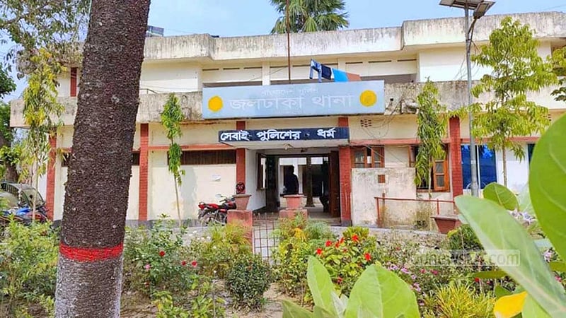 শ্রমিকদের উত্তেজনা: জলঢাকা বাসস্ট্যান্ড এলাকায় ১৪৪ ধারা