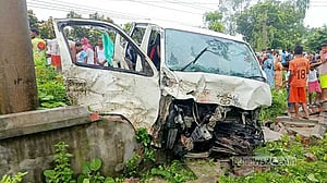কনে নিয়ে ফেরার পথে মাইক্রোবাস খাদে, শিশুসহ নিহত ২