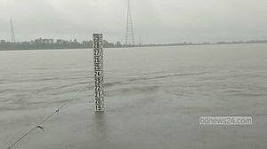 উজানের ঢল-বৃষ্টিতে তিস্তার পানি বৃদ্ধি, খুলে দেওয়া হয়েছে ৪৪ জলকপাট