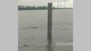 নীলফামারীতে তিস্তার পানি বিপৎসীমা ছুঁইছুঁই