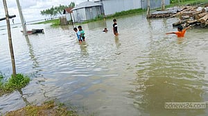 ত্রাণ নয়, বন্যা-নদী ভাঙন ঠেকানোর দাবি তিস্তা পাড়ে