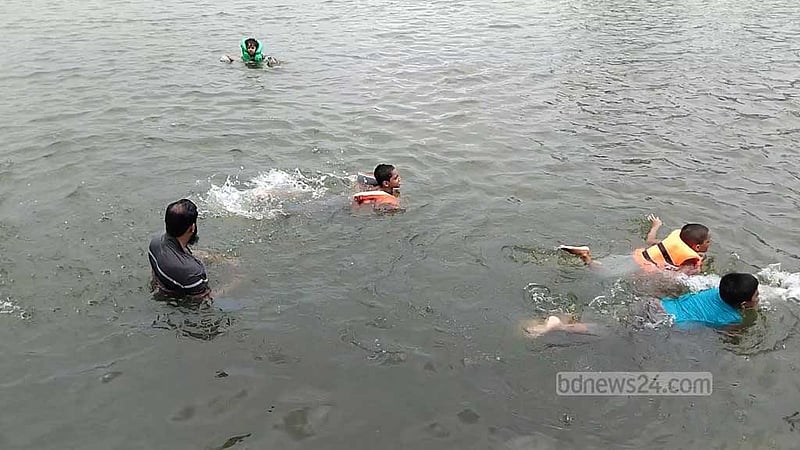 নোয়াখালীতে ৬ মাসে পানিতে ডুবে ৬৫ শিশুর মৃত্যু, বর্ষা এলেই বাড়ে আতঙ্ক