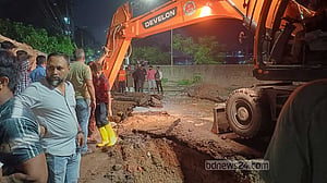 পুরান ঢাকায় ড্রেন পরিষ্কার করতে নেমে নিখোঁজ ১