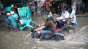 বৃষ্টিতে জলমগ্ন পুরান ঢাকা