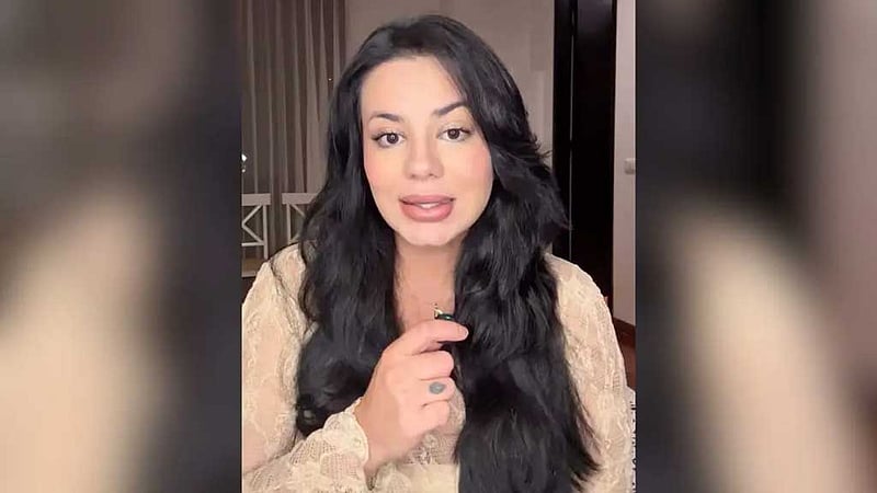 সাবেক পর্নো তারকা থেকে কলম্বিয়ার সেনেটর, কে এই দেইসি ওমানা?