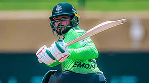 পারভেজের পাল্টা আক্রমণ থেমে গেল দ্রুতই