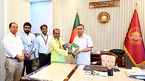 ‘বীর রাষ্ট্রনায়ক জিয়াউর রহমান’ বইয়ের মোড়ক উন্মোচন করলেন প্রধানমন্ত্রী