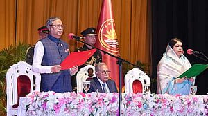 ১৮ রাষ্ট্রপ্রধানের ৭ জনের বিদায় পদত্যাগে