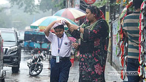 গরমে স্বস্তি ফেরাল বৃষ্টি