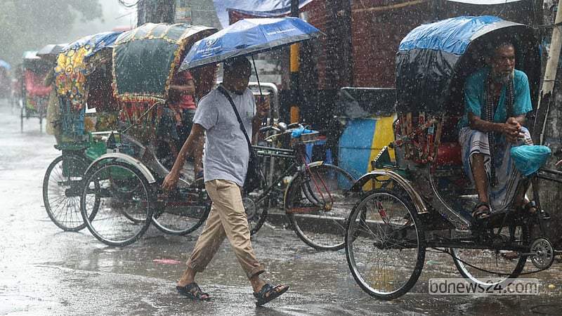 বৃষ্টিতে ভিজে ফেরা: ঝটপট ৫ কাজ না করলে ধরতে পারে সর্দি-জ্বরে!