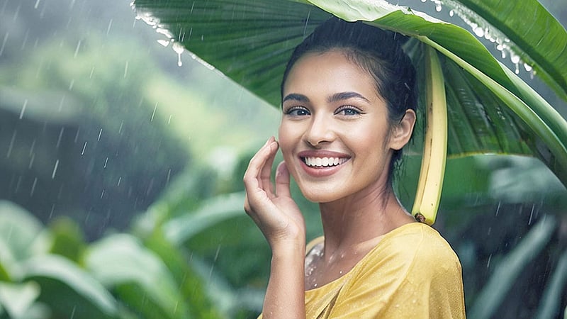 বৃষ্টির পানি ও আর্দ্রতায় চুল-ত্বকের ক্ষতি ঠেকাতে