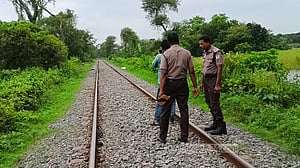 রাজবাড়ী‌তে ট্রেনে কাটা প‌ড়ে যুব‌কের মৃত্যু