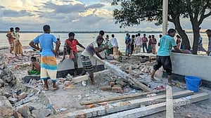 গঙ্গাচড়ায় তিস্তার ভাঙনে বিলীন ১১ পরিবারের বসতভিটা, ঝুঁকিতে শতাধিক