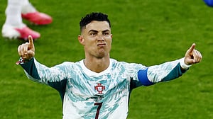 রেকর্ডের ম্যাচ রেকর্ড গোলে রাঙালেন রোনালদো
