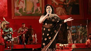 বন্যার্তদের সহায়তা দিতে শিল্পকলায় গাইবেন রুনা লায়লা