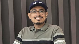 সাদিক কায়েম জামায়াতে যোগ দিয়ে ভিপি পদে থাকার ‘যোগ্যতা হারিয়েছেন’: রাশেদ খাঁন