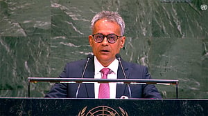 সড়কে হতাহতের হার অর্ধেকে নামার লক্ষ্যে কাজ করছে সরকার: মন্ত্রী