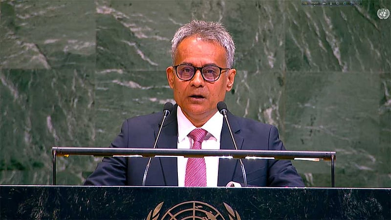সড়কে হতাহতের হার অর্ধেকে নামার লক্ষ্যে কাজ করছে সরকার: মন্ত্রী