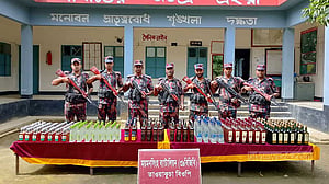 শেরপুর সীমান্তে ৩২১ বোতল ভারতীয় মদ উদ্ধার
