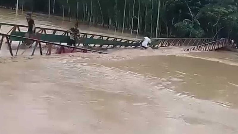 শেরপুরে ঢলের পানিতে ভেসে গেল বেইলি ব্রিজ, পানিবন্দি অনেক পরিবার
