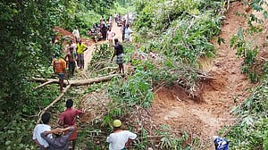 টানা বর্ষণে শেরপুরে পাহাড় ধস, সীমান্ত সড়ক বন্ধ