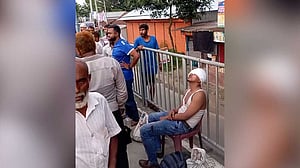 ট্রেনে ছোড়া পাথরে সেই শিক্ষার্থীর হাড় ভেঙেছে, দৃষ্টিশক্তি ফেরার ‘সম্ভাবনা নেই’