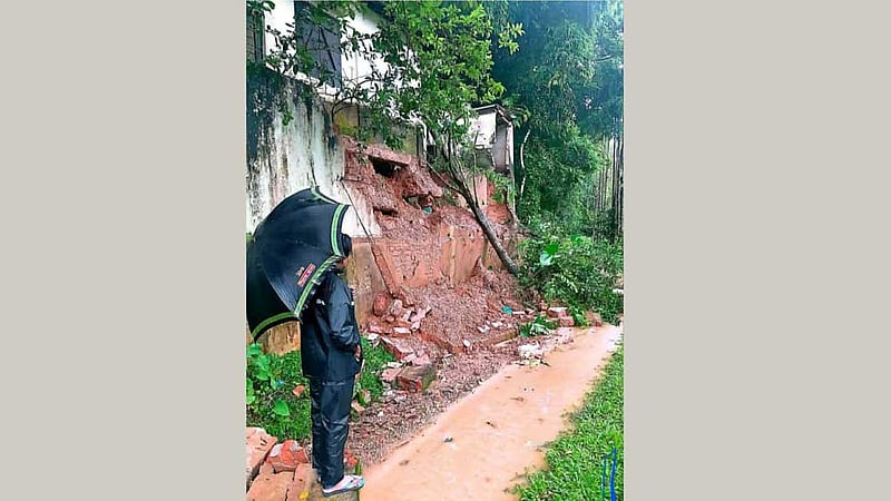 সিলেটে টিলা ধস, তবে কেউ হতাহত হয়নি
