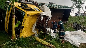 টাঙ্গাইল মহাসড়কে ছয় মাসে ঝরেছে ১৩০ প্রাণ, বেপরোয়া গতিকে দুষছে পুলিশ