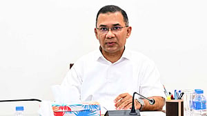 বন্ধ কারখানা চালুর কাজ কতদূর এগোলো? প্রধানমন্ত্রীর বৈঠক