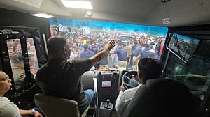 বরিশালের পথে প্রধানমন্ত্রী