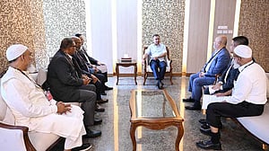 বস্ত্রশিল্পের সমস্যা সমাধানে কমিটি গঠনের নির্দেশ প্রধানমন্ত্রীর