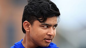 ডি ভিলিয়ার্স থেকে ভন ও কুক, চলছেই সুরিয়ভানশিকে না খেলানোর বিতর্ক